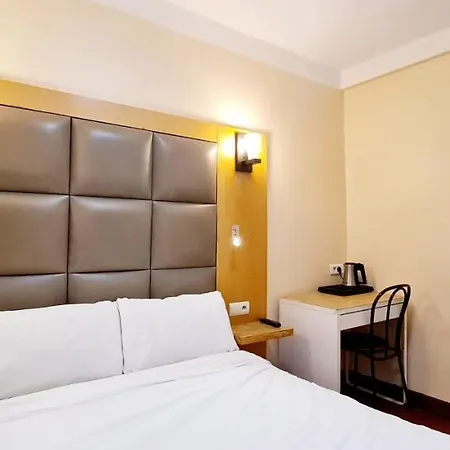 Hotel De France 18 *