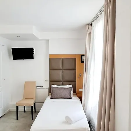 Hotel De France 18 Paris