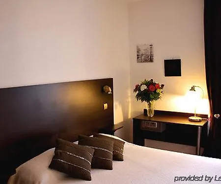 Hotel De France 18 *