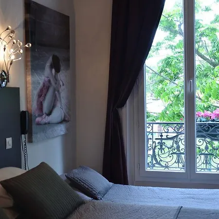 Hotel De France 18 Paris