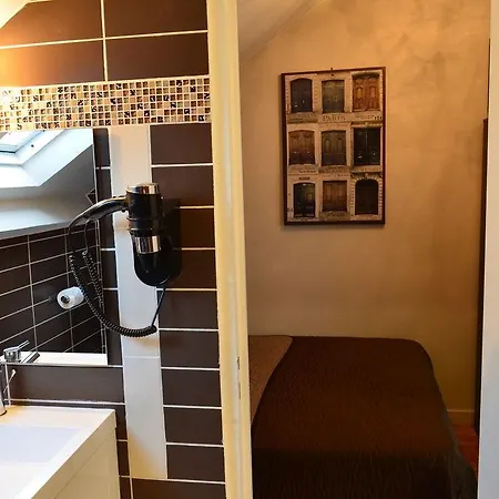 Hotel De France 18 *