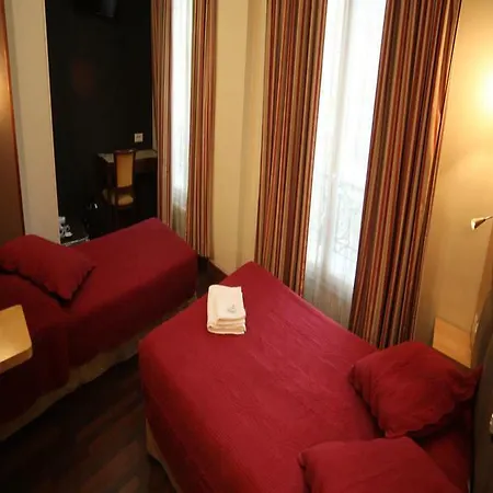 Hotel De France 18 *